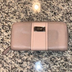Nine West zippered Wallet